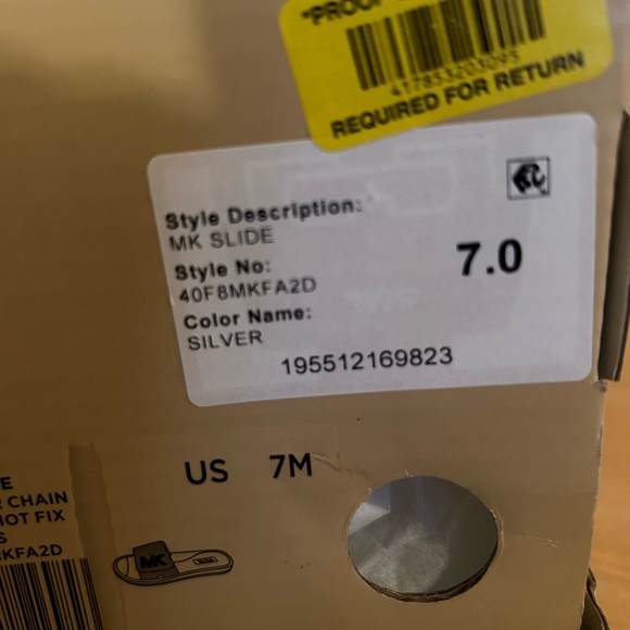 Michael Kors flip flops . - Picture 2 of 4